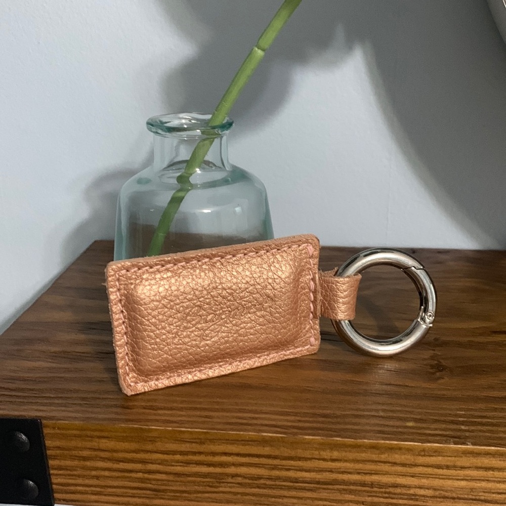 NWOT Luxury Kacey Bagnet in Rose Gold